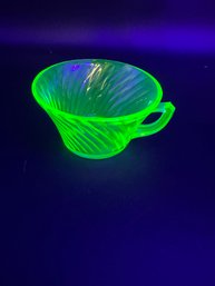 Vintage Green Uranium / Vaseline Glass Anchor Hocking Spiral Coffee Cup