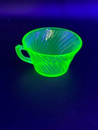 Vintage Green Uranium / Vaseline Glass Anchor Hocking Spiral Coffee Cup