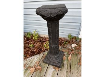 Collum With Rotating Top Pedestal Lawn Decor