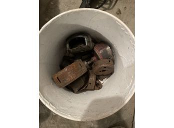 Bucket Of Hole Saw Round Bits