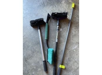 Michigan Welcome Kit- Lot Of Three Car Snow Brushes And Handle Cassabella