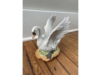 Porcelain Swan - Smaller