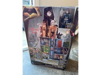 Ultimate Batcave In Box