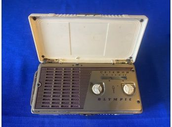 Olympic 8 451 Portable Tube Radio