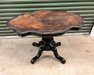 Large Turtle Top Parlor Table - 34x48