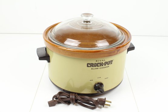 Rival Crock Pot Slow Cooker - Complete With Lid And Power Cord Model 3104