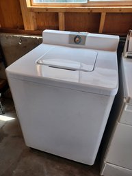 Vintage Mid Century Washing Machine By General Electric