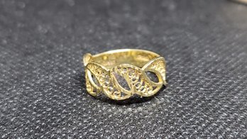 18k Open Filigree Ring Size 6 2.25 Grams