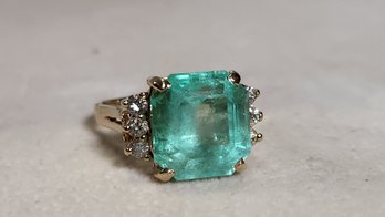 14k Natural 10 Carat Natural Emerald Diamond Ring