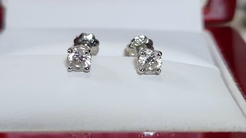 Platinum Pt950 .47 Carat Diamond Stud Earrings