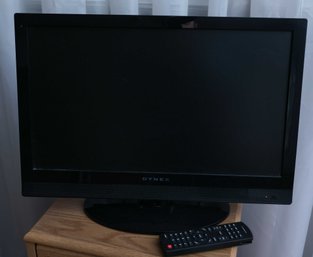 DYNEX 22' LCD TV W/ Remote