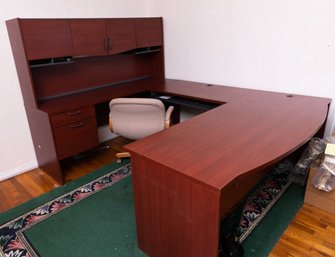 U-Shape Desk With Hutch & Chair