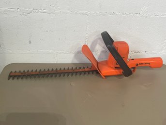 Black & Decker 16' Hedge Trimmer