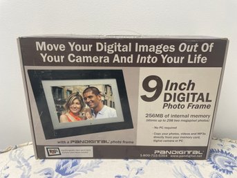 Pandigital 9.2-inch Digital Photo Frame With 2 Interchangeable Frames IOB