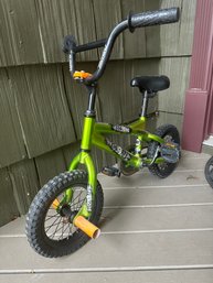 Kent Avigo Boy's Free 4 All 12' BMX Bike Two Wheeler