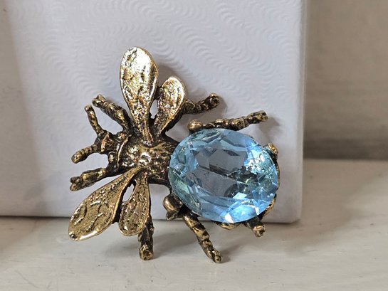 Lot 131 Blue Stone Brass Beetle Pin: Unique And Stylish 1'x0.75' Accessory
