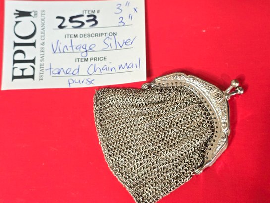 Lot 253 Vintage Silver-Toned Chainmail Purse: Classic 3' X 3' Design