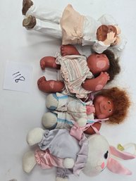 Lot 118 4 Misc Dolls