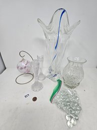 Lot 359 Misc Glass Art Pieces