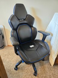 Lot 327  Gaming Chair