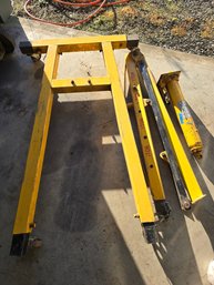 8 Ton Pong Arm Cherry Picker