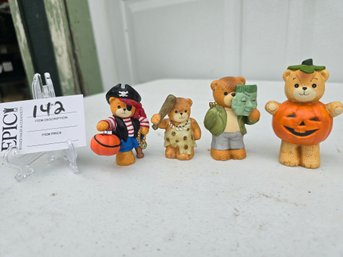 Lot 142 Lucy & Me Halloween Bear Collection