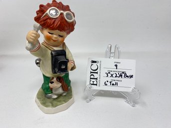 Lot 9 Redhead Figurine GOEBEL CHARLOT BYJ 79 CAMERA SHY 1975 Germany, Vintage