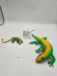 Lot 447 2-Piece Green Metal Gecko Decor: Large 16', Small 7'