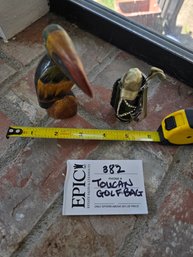 Lot 382 Wood Handicraft Toucan Bird Display And Miniature Golf Club Bag Figurine Collectibles