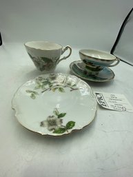Lot 366 2 Sets: Cup And Saucer Porcelain Tea Sets