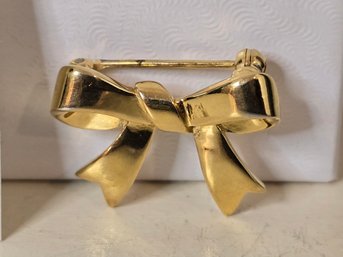 Lot 138 Accents By Hallmark Gold Bow Brooch: Elegant 1'x0.75' Accessory