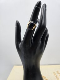Item 5 Elegant 14KT Gold Onyx Ring - Size 6, 3g, Classic Design
