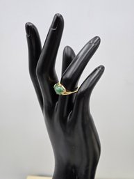 Item 12 14KT Gold Ring Adorned With Green Stone - Size 6.75, 2g