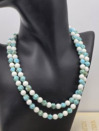 Item 32 17' Vintage Necklace White / Blue Stone