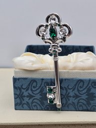 Item 101 Vintage Rhinestone Key Brooch By Caro 4.5: Sparkling Elegance And Style
