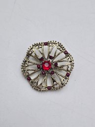 Item 104 Vintage Gerry's Brooch: Classic Elegance And Charm