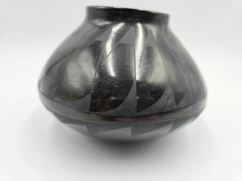 Item 20 Native Black Vase By Nicolas Silveira Size: 6.5x5.5 Tall