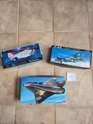 Lot 1 Set Of 3 Model Planes -F-4E PHAMTOM-II -F-4S PHANTOM BLACK BUNNY -J-35J DRAKEN SWEDISH AIR FORCE