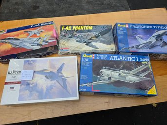 Lot 22 Set Of 5 Model Plane Kits 1 Sealed; F-22 Raptor U.S Airforce Air Superiority Fighter and More...