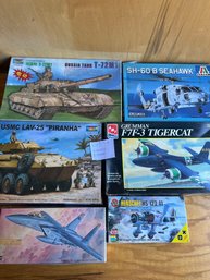 6 Models: T-72M1 Tank, SH-60B Seahawk 1:48, LAV-25, F7F-3 Tigercat