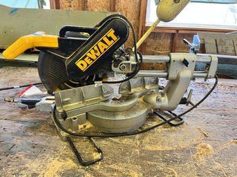 DeWalt 12 Sliding Compound Miter Saw