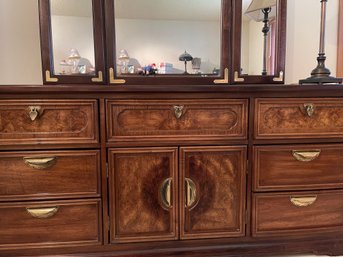 Lot 153 Dresser With Mirror And Lamp