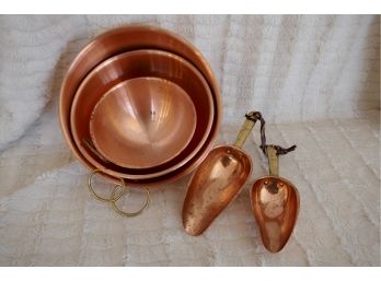 Set Of 3 Copper Bowls And 2 Scoops