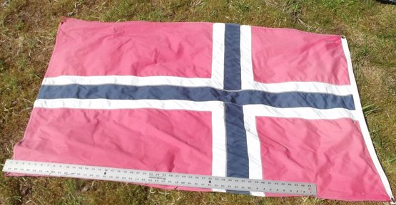 Norway Flag 50 X 36 Inches In Good Condition
