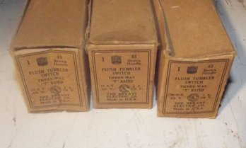 3 Brand New Bryant Flush Tumbler Heavy Duty Light Switch Brown $4 Ea, Crazy I Know Price