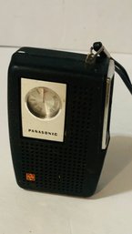 Vintage Panasonic 7 Transistor Radio. Working & In Clean  Condition