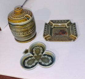Wade Irish Porcelain Honey Jar W/ Lid Ash Tray And Clover Tray