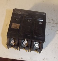 GE 3 Pole 40 Amp Bolt On Circuit Breaker