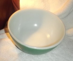 Very Early Green PYREX Mixing Bowl A-36 &  # 403 2 1/2 Qt