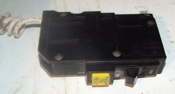 SQ D QO1120GFI Circuit Breaker 20A 1P